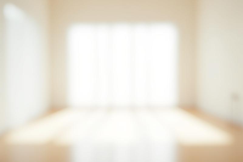 Shinrinyoku Viewスタジオの明るくミニマムなインテリア